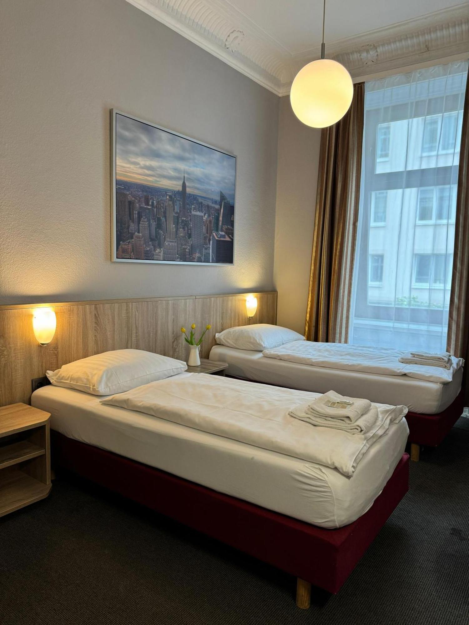 Hotel Kieler Hof Am Hauptbahnhof - Hamburg Central Station Exteriör bild